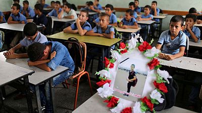 تلاميذ فلسطينيون يؤبنون زميلا قتلته القوات الإسرائيلية على حدود غزة