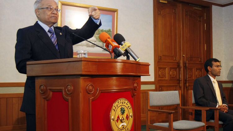 محكمة بالمالديف تفرج عن الرئيس السابق بكفالة بعد هزيمة يمين