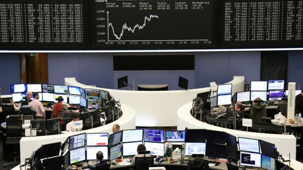 اتفاق التجارة يدعم أسهم أوروبا والسوق الإيطالية تواصل الهبوط اتفاق التجارة يدعم أسهم أوروبا والسوق الإيطالية تواصل الهبوط