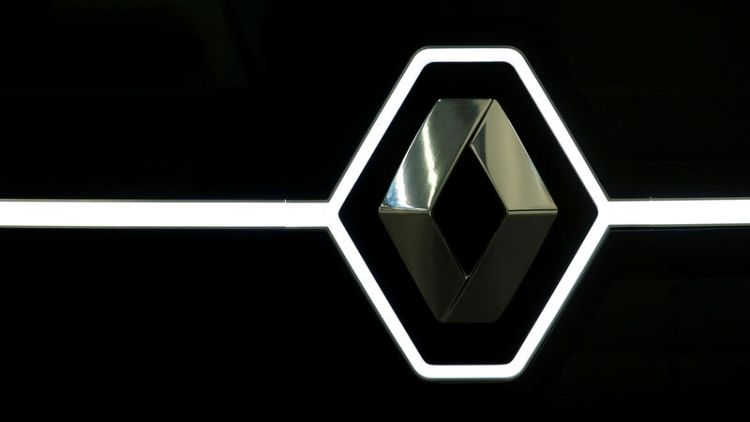 Renault electrifies core line-up in hybrid push