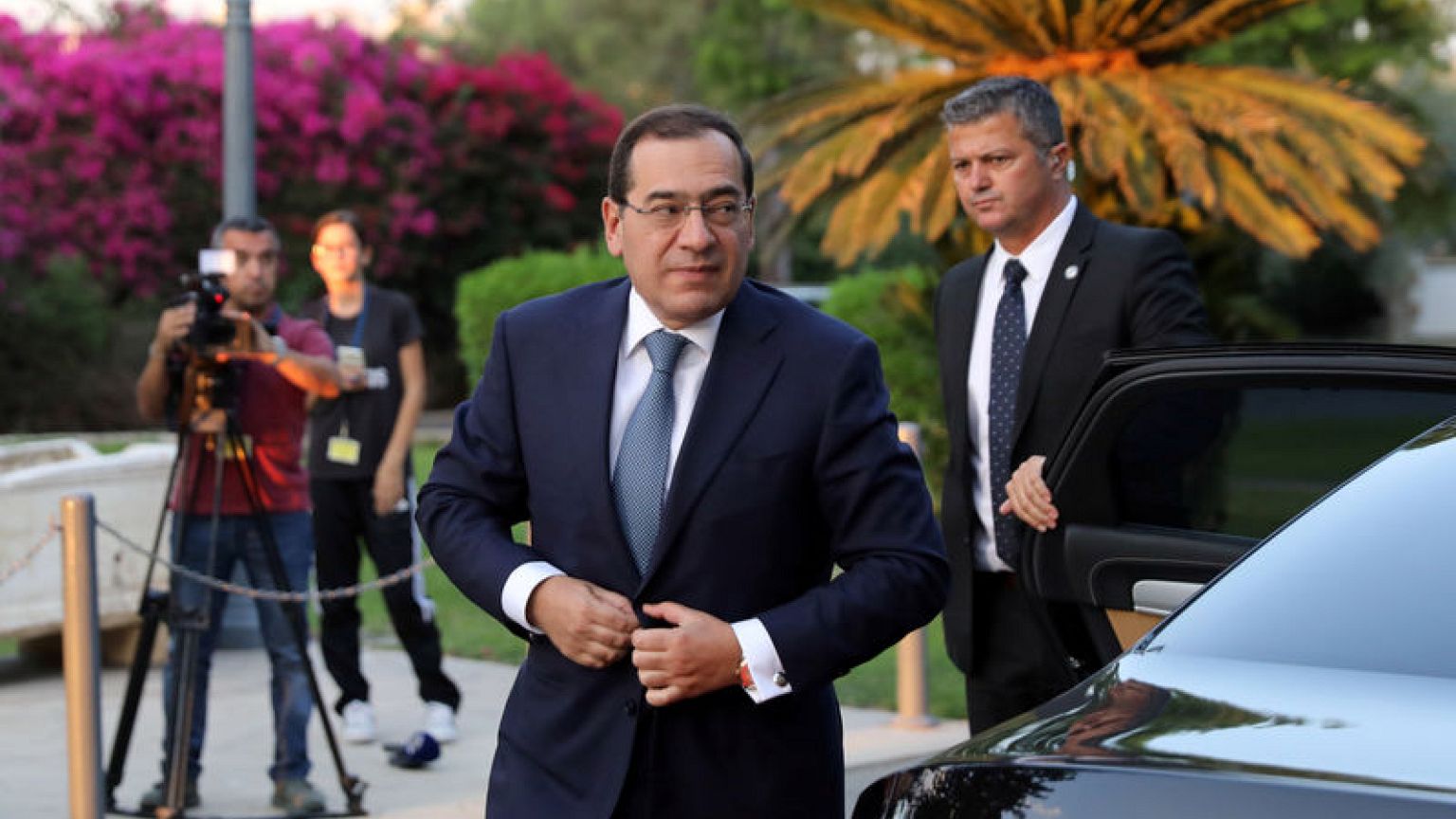 مصر: دعم الطاقة عبء على الموازنة ويجب إلغاؤه والجزائر: يجب "إصلاحه" تدريجيا  
