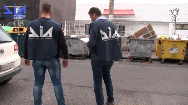 'Ndrangheta: 5 arresti per estorsione 'Ndrangheta: 5 arresti per estorsione