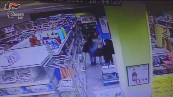 Rubavano in supermarket, 4 arresti Rubavano in supermarket, 4 arresti