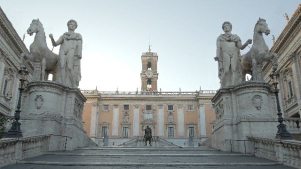 Authority boccia Roma, da bus a rifiuti Authority boccia Roma, da bus a rifiuti