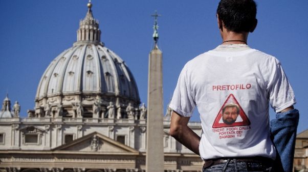 Vittime abusi, in Italia 4 'casi Viganò' Vittime abusi, in Italia 4 'casi Viganò'