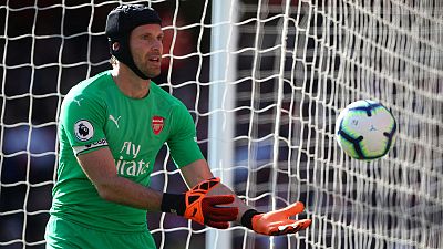 Cech faces four weeks out with hamstring injury