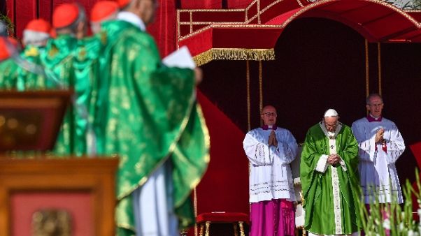 Sinodo,Papa si commuove per vescovi Cina Sinodo,Papa si commuove per vescovi Cina