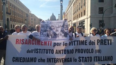 Pedofilia: a Roma sit-in vittime Italia