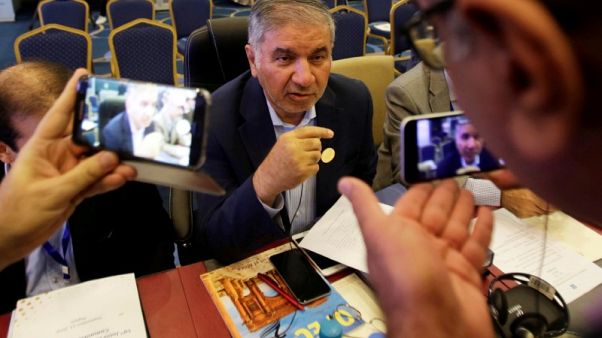 إيران تقول روسيا والسعودية خالفتا اتفاق خفض الإنتاج مع أوبك إيران تقول روسيا والسعودية خالفتا اتفاق خفض الإنتاج مع أوبك