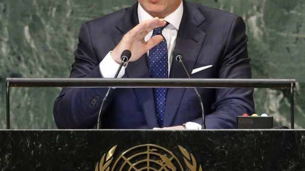 رئيس الوزراء: حكومة إيطاليا توافق على تقليص العجز والدين المستهدف رئيس الوزراء: حكومة إيطاليا توافق على تقليص العجز والدين المستهدف