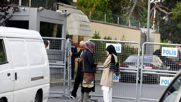 القنصلية السعودية في اسطنبول: نتابع أنباء اختفاء الصحفي جمال خاشقجي القنصلية السعودية في اسطنبول: نتابع أنباء اختفاء الصحفي جمال خاشقجي