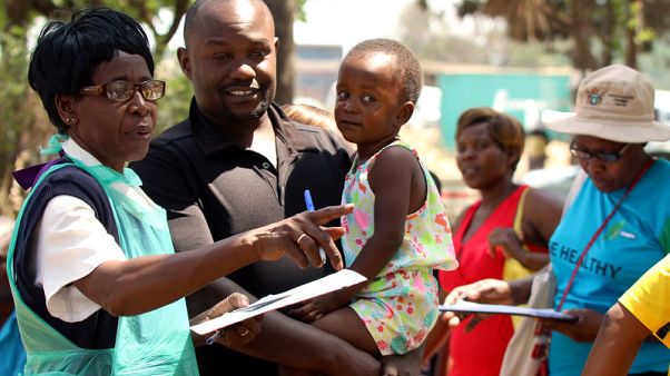 Zimbabwe vaccinates 1.4 million to combat worst cholera outbreak in a decade Zimbabwe vaccinates 1.4 million to combat worst cholera outbreak in a decade