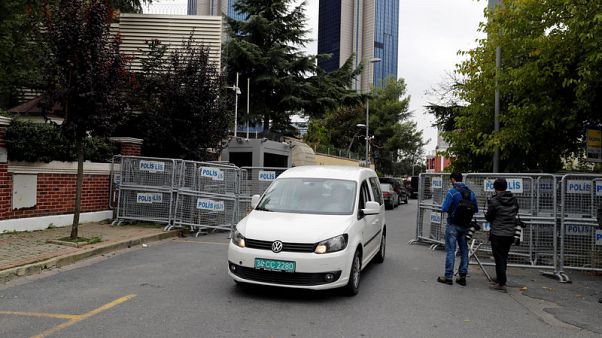 مسؤول سعودي يجري محادثات مع السفير التركي بعد اختفاء صحفي سعودي مسؤول سعودي يجري محادثات مع السفير التركي بعد اختفاء صحفي سعودي