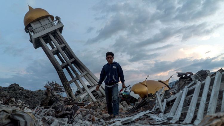 Endless search for dead a week after Indonesia's quake