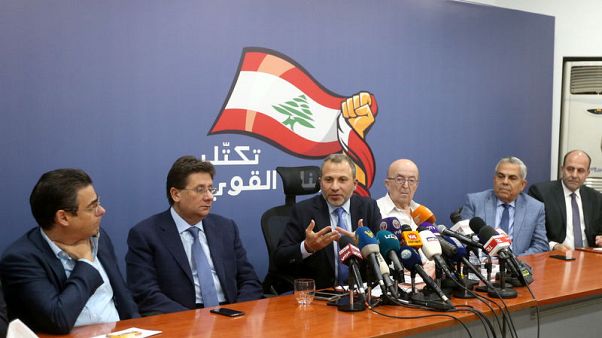 تراشق كلامي بين المسيحيين في لبنان يقلل من التفاؤل بشأن تشكيل الحكومة تراشق كلامي بين المسيحيين في لبنان يقلل من التفاؤل بشأن تشكيل الحكومة