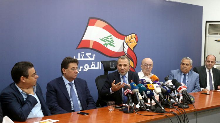تراشق كلامي بين المسيحيين في لبنان يقلل من التفاؤل بشأن تشكيل الحكومة