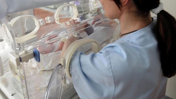 Neonato muore in casa, ipotesi rigurgito Neonato muore in casa, ipotesi rigurgito