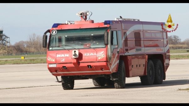 Atterraggio emergenza aeroporto Ancona Atterraggio emergenza aeroporto Ancona