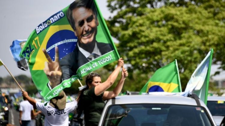 Présidentielle au Brésil: les candidats mobilisés, Bolsonaro très grand favori