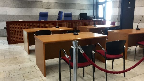 Ricattarono prete con foto, arrestati Ricattarono prete con foto, arrestati