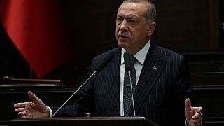 إردوغان يتوعد بفرض "غرامات" على التجار "الانتهازين" الذين يرفعون الأسعار