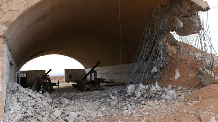 المعارضة السورية بدأت سحب السلاح الثقيل من منطقة في إدلب