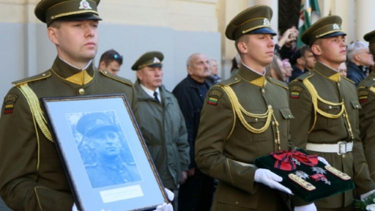 Lituanie: funérailles d'un héros de la résistance anti-soviétique 