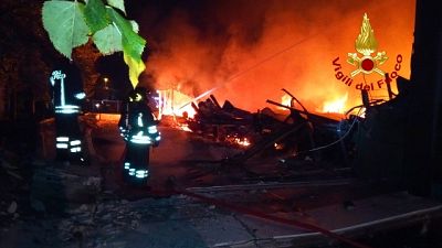 Incendio e crollo fabbrica a Prato