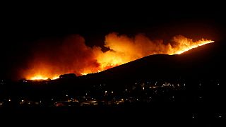 700 رجل إطفاء و 6 طائرات للسيطرة على حريق غابات في لشبونة
