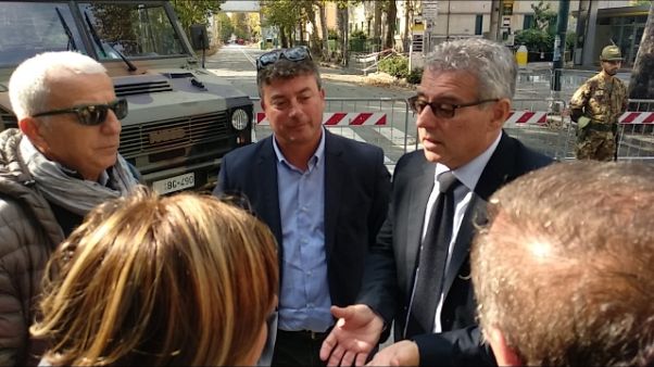 Sindaco Norcia fa visita sfollati Genova Sindaco Norcia fa visita sfollati Genova