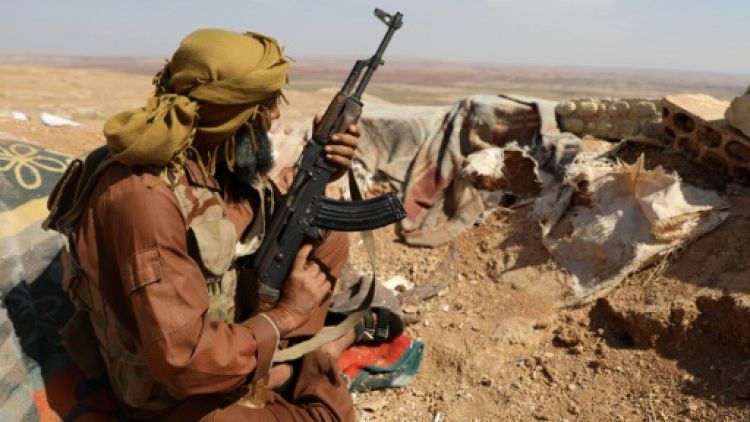 Syrie: le retrait des armes lourdes prendra "plusieurs jours", selon les rebelles