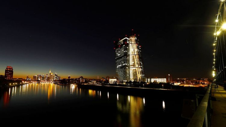ECB gives banks until 2022 to limit reliance on London - FT