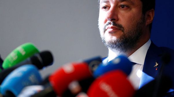 سالفيني: رئيس المفوضية الأوروبية والمفوض الاقتصادي أعداء لأوروبا سالفيني: رئيس المفوضية الأوروبية والمفوض الاقتصادي أعداء لأوروبا