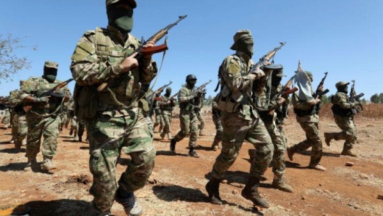 Syrie: les jihadistes retirent leurs armes lourdes de la future "zone démilitarisée"