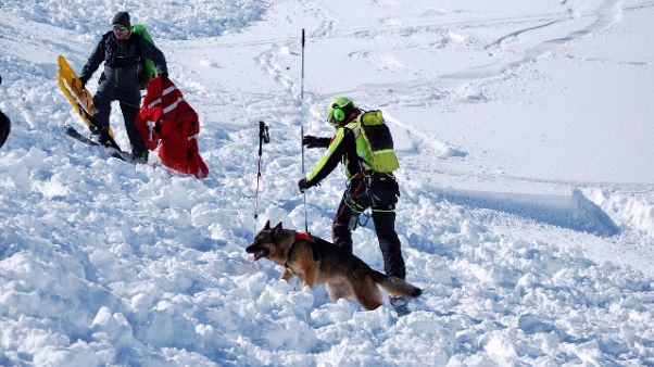Morti sotto valanga,8 mesi guida tedesca Morti sotto valanga,8 mesi guida tedesca
