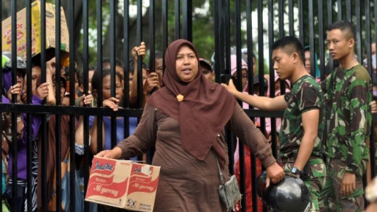 Indonésie: les équipes de sauveteurs étrangers dénoncent des entraves à leur action