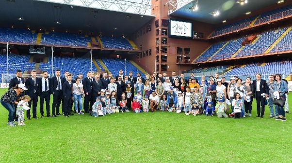 Crollo: Mancini, maglie azzurre a orfani Crollo: Mancini, maglie azzurre a orfani