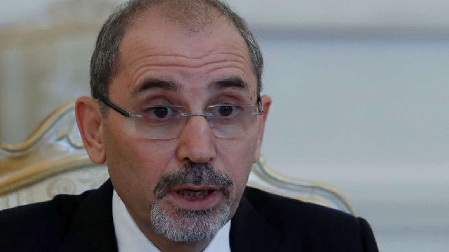  الصفدي ينفي أنباء إعادة فتح معبر نصيب مع سوريا 