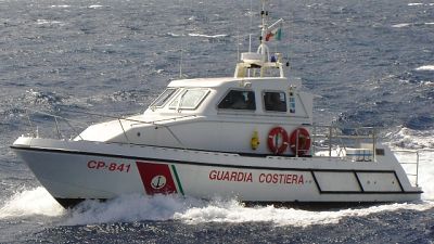 In Calabria 82 migranti su barca a vela In Calabria 82 migranti su barca a vela