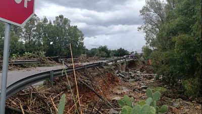 Crolla muro campo sportivo in Ogliastra
