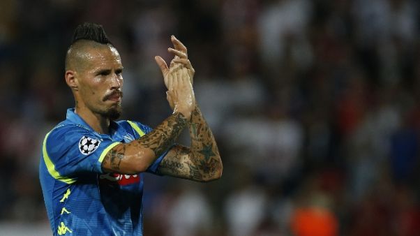 Napoli, Hamsik 'che gara con Liverpool' Napoli, Hamsik 'che gara con Liverpool'