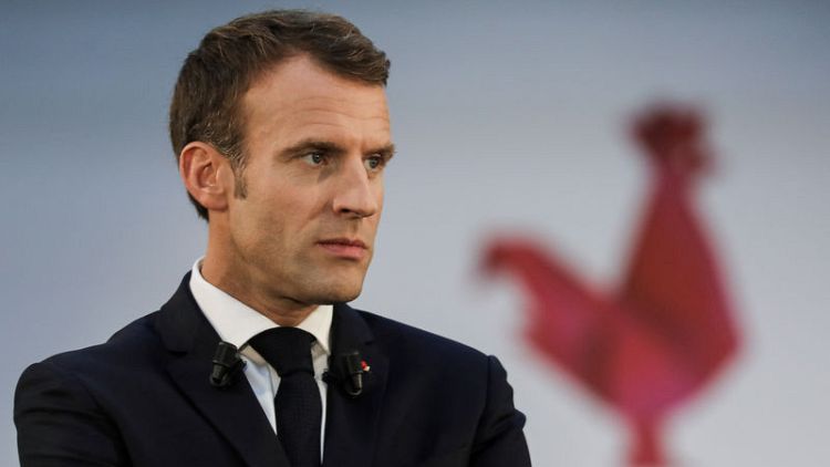 الرئيس الفرنسي يرجئ التعديل الوزاري