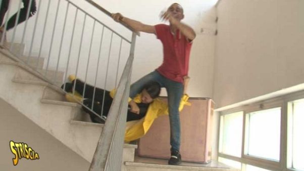 Aggredita troupe "Striscia la notizia" Aggredita troupe "Striscia la notizia"