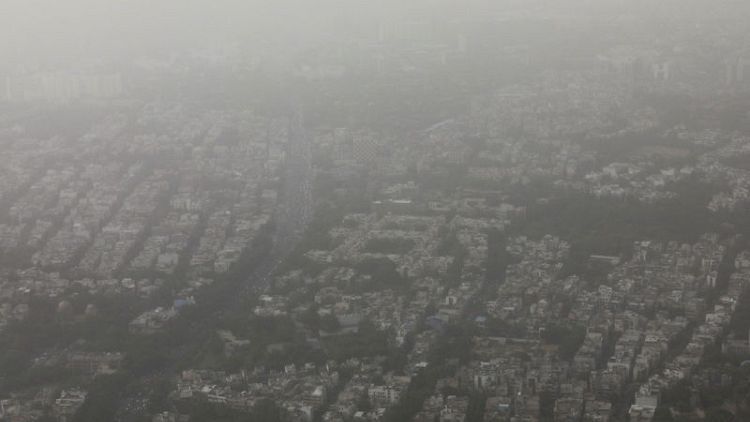 Indian doctors urge delay of Delhi marathon as pollution surges
