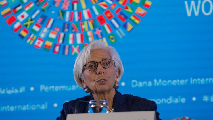لاجارد: صندوق النقد يبدأ محادثات مساعدة مالية مع باكستان