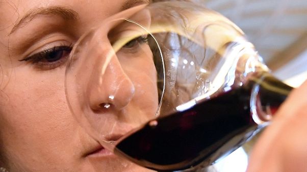 Truffa del finto bordeaux, 2 denunciate Truffa del finto bordeaux, 2 denunciate