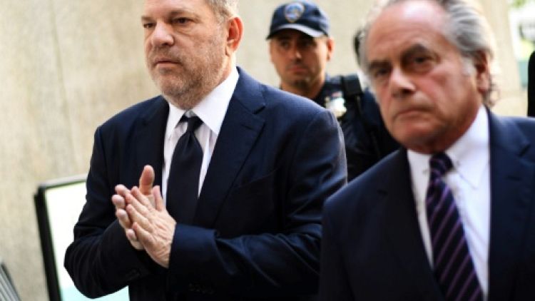 Harvey Weinstein gagne une manche en justice, l'accusation affaiblie