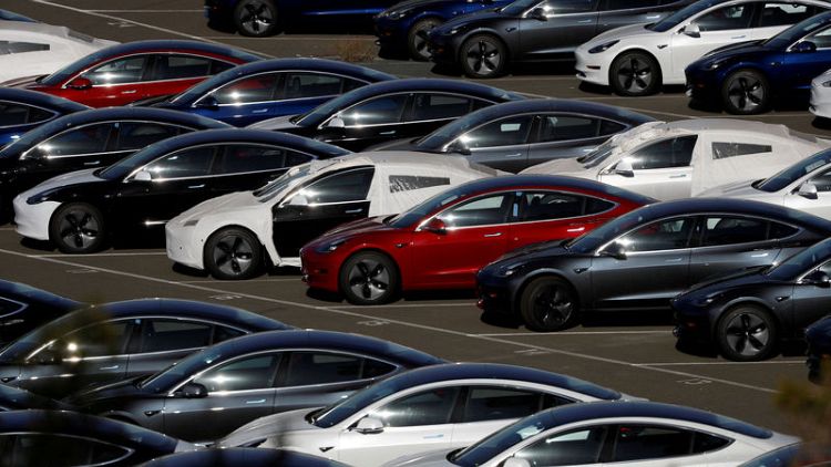 Tesla says orders placed by October 15 eligible for full tax credit