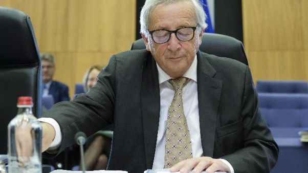 M5S, Juncker non conosce democrazia M5S, Juncker non conosce democrazia