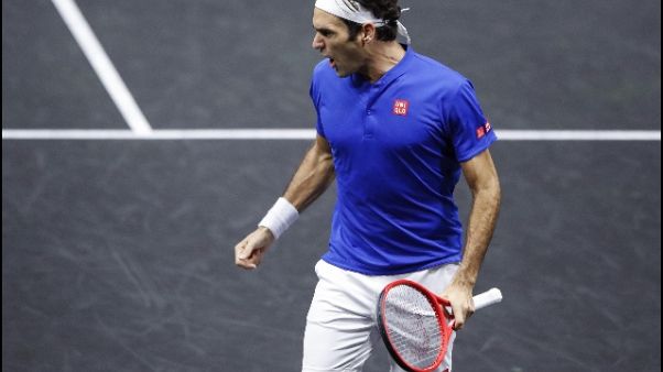 Atp Shanghai: Federer in semifinale Atp Shanghai: Federer in semifinale